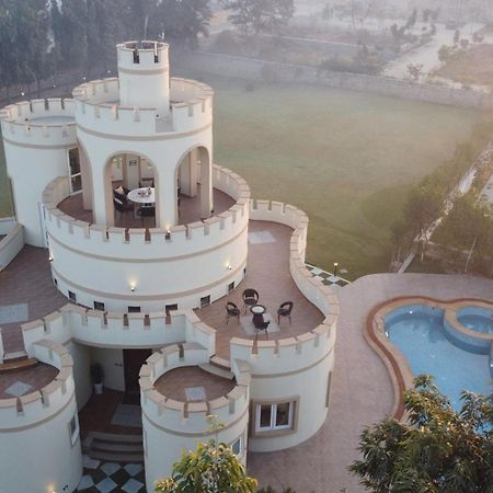 Stayvista'S Mystic Castle With Terrace, Swimming Pool, Lawn With Gazebo Jaipur Exterior photo