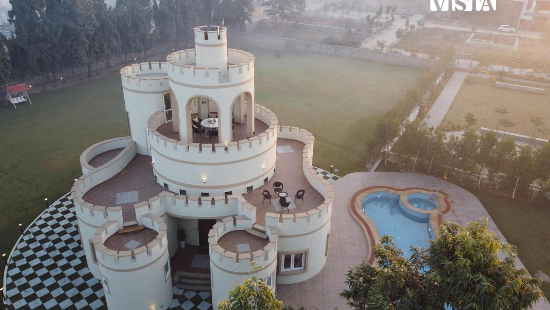 Stayvista'S Mystic Castle With Terrace, Swimming Pool, Lawn With Gazebo Jaipur Exterior photo