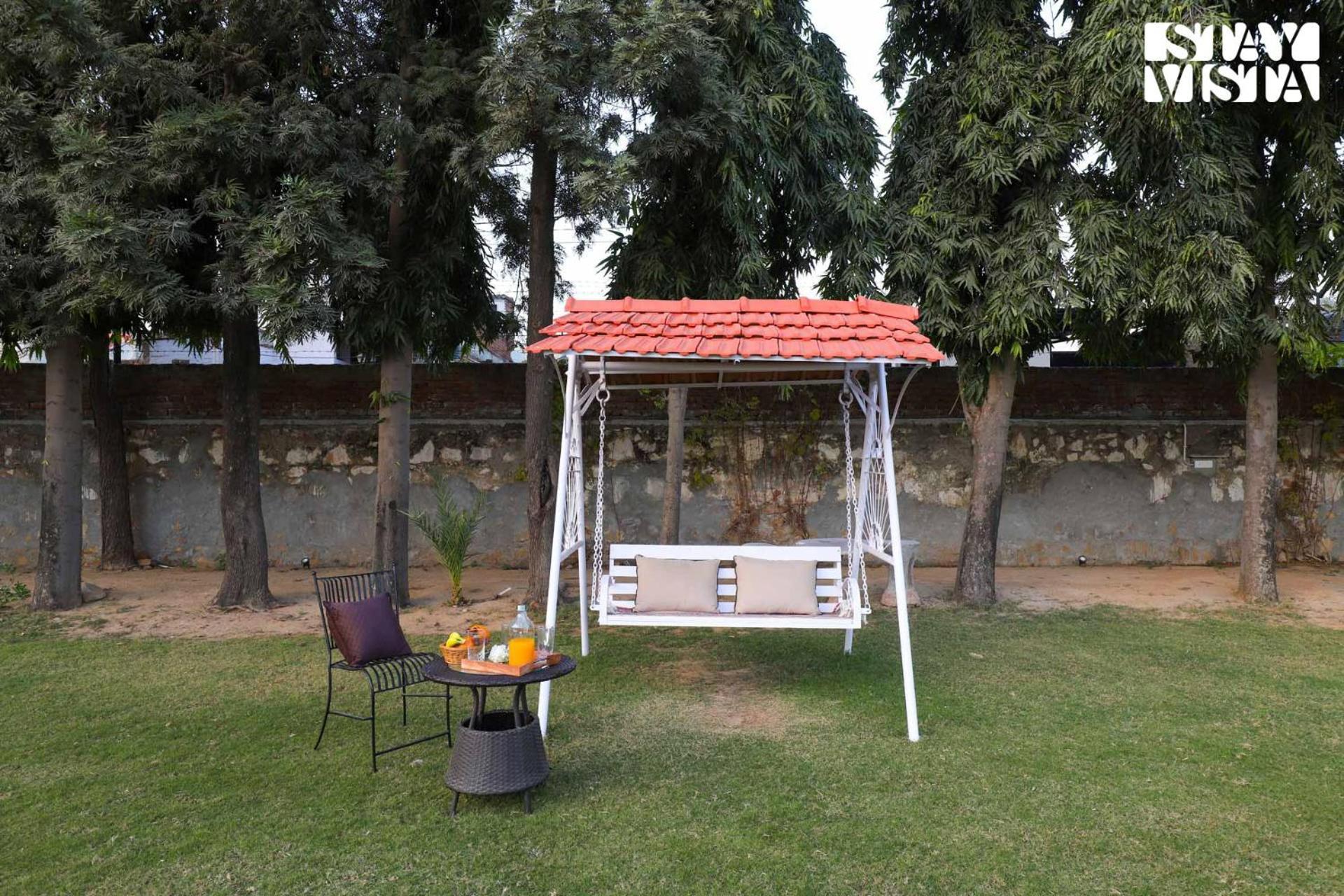 Stayvista'S Mystic Castle With Terrace, Swimming Pool, Lawn With Gazebo Jaipur Exterior photo